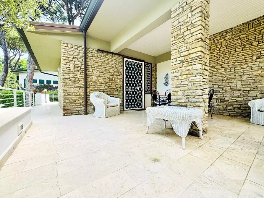 Immagine 62 di Villa in vendita  a Camaiore