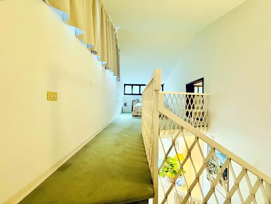 Immagine 57 di Villa in vendita  a Camaiore