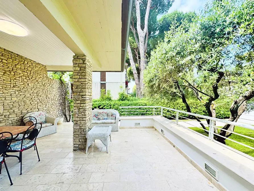 Immagine 59 di Villa in vendita  a Camaiore