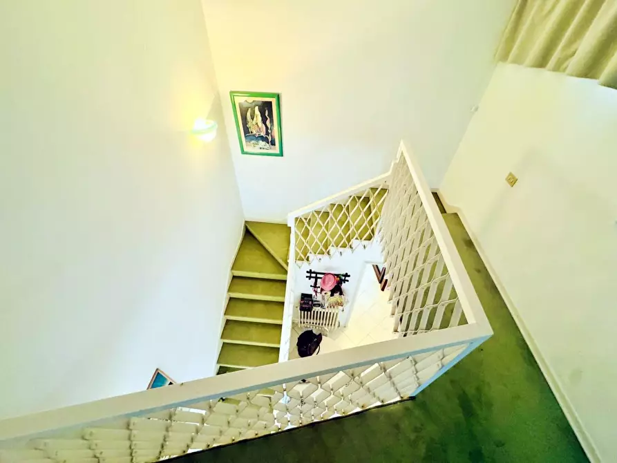 Immagine 78 di Villa in vendita  a Camaiore