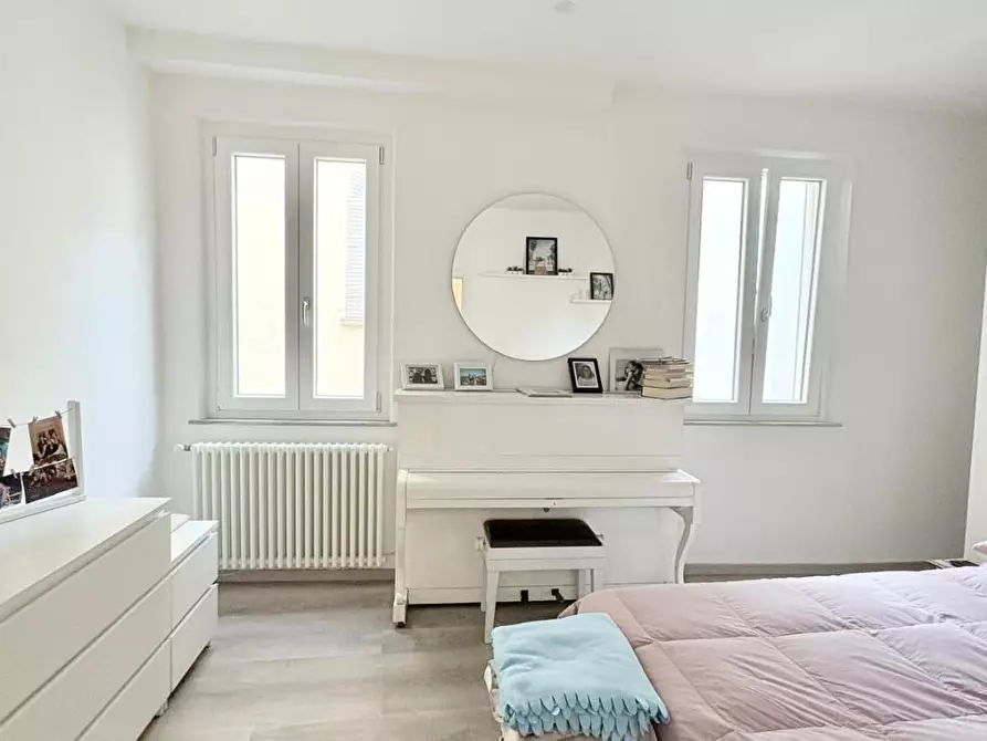 Immagine 17 di Appartamento in vendita  a Lucca