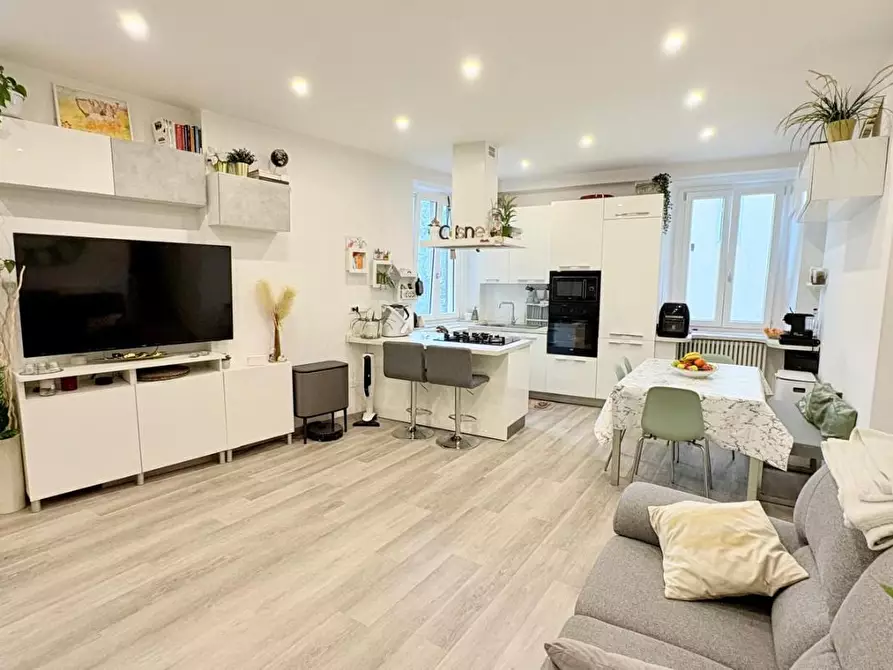 Immagine 4 di Appartamento in vendita  a Lucca