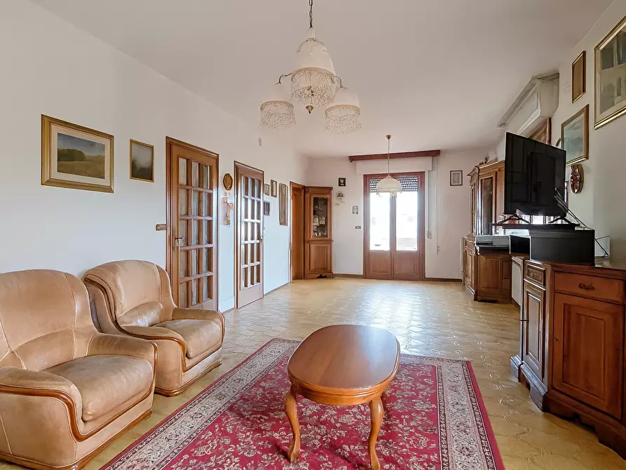 Immagine 18 di Casa bifamiliare in vendita  a Cascina