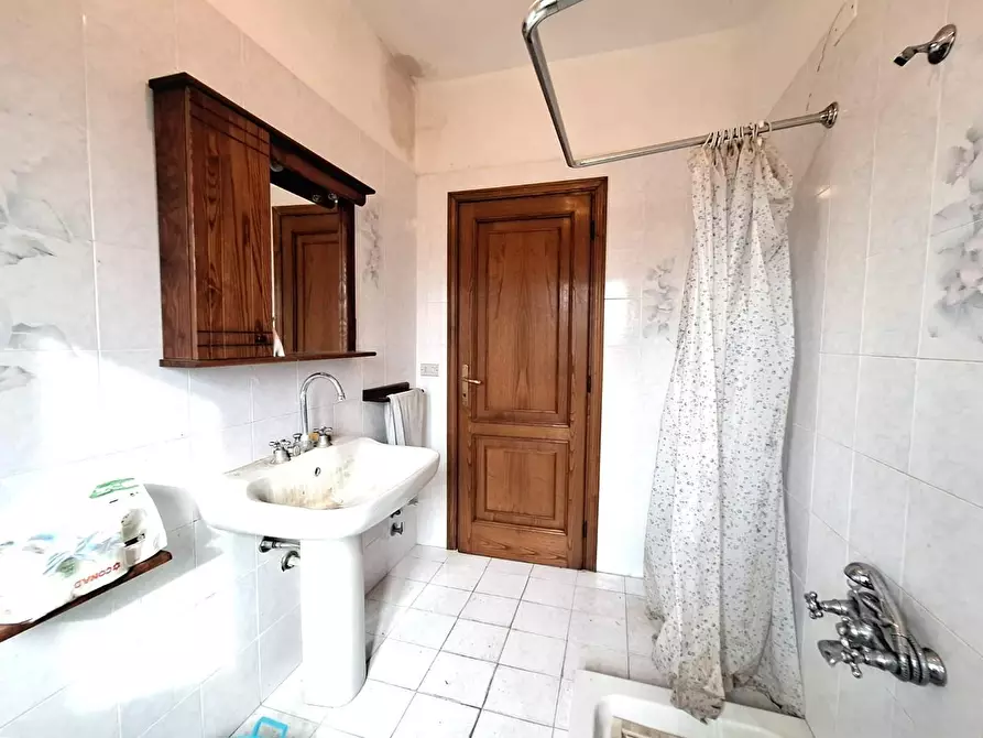 Immagine 17 di Appartamento in vendita  a Cascina