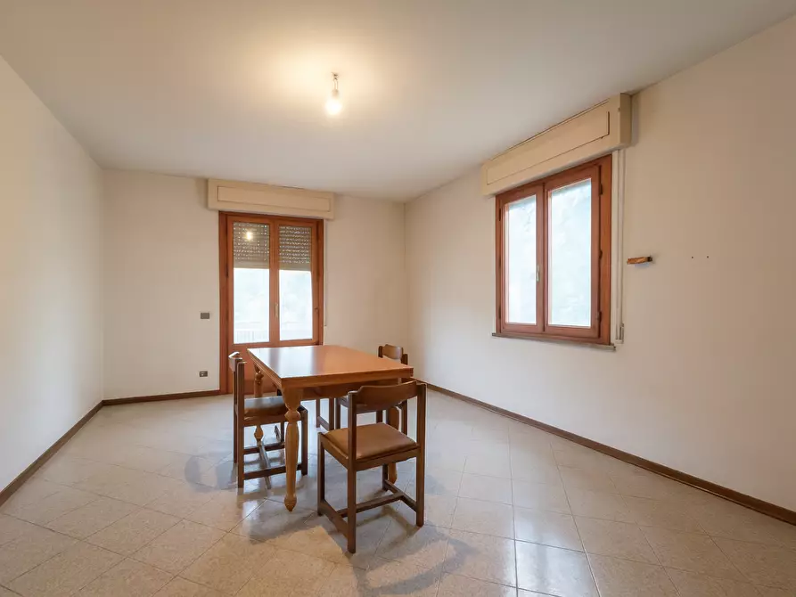 Immagine 8 di Appartamento in vendita  a Cascina