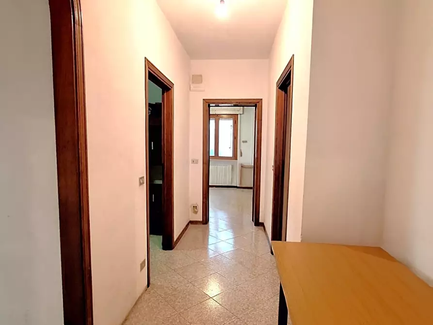 Immagine 4 di Appartamento in vendita  a Cascina