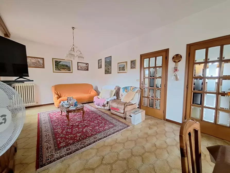 Immagine 11 di Appartamento in vendita  a Cascina