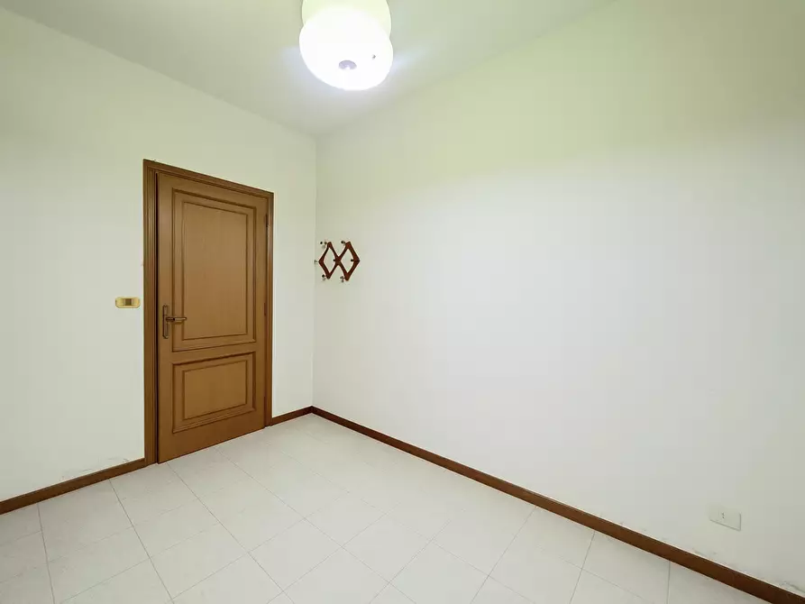 Immagine 26 di Appartamento in vendita  a Cascina