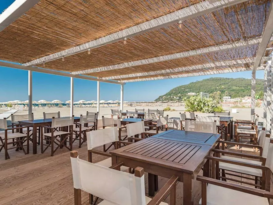 Immagine 2 di Appartamento in vendita  a Ameglia