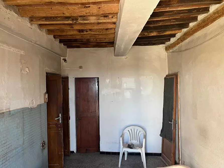 Immagine 51 di Palazzo in vendita  a Palaia