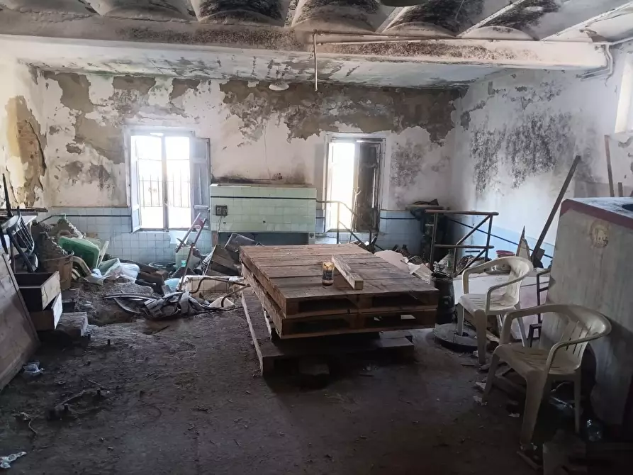 Immagine 32 di Palazzo in vendita  a Palaia