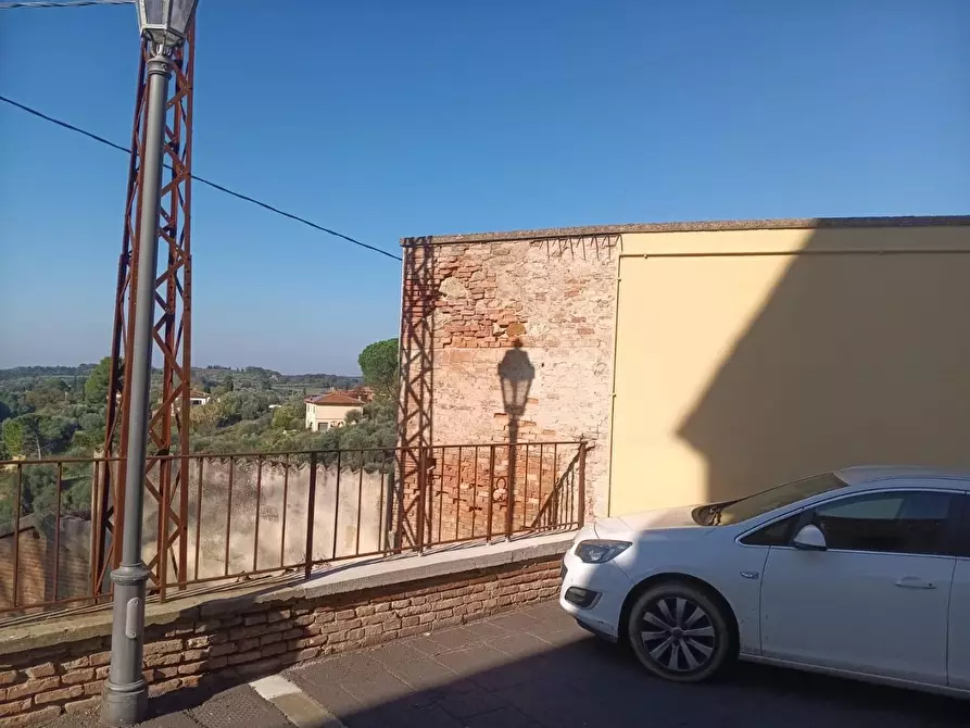 Immagine 53 di Palazzo in vendita  a Palaia