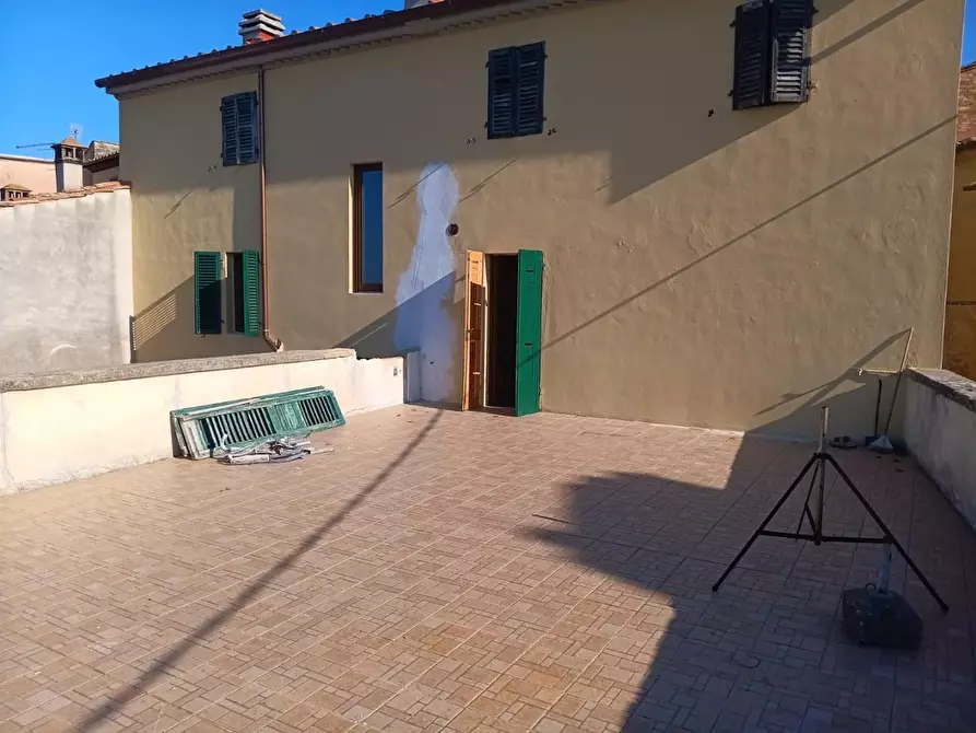 Immagine 27 di Palazzo in vendita  a Palaia