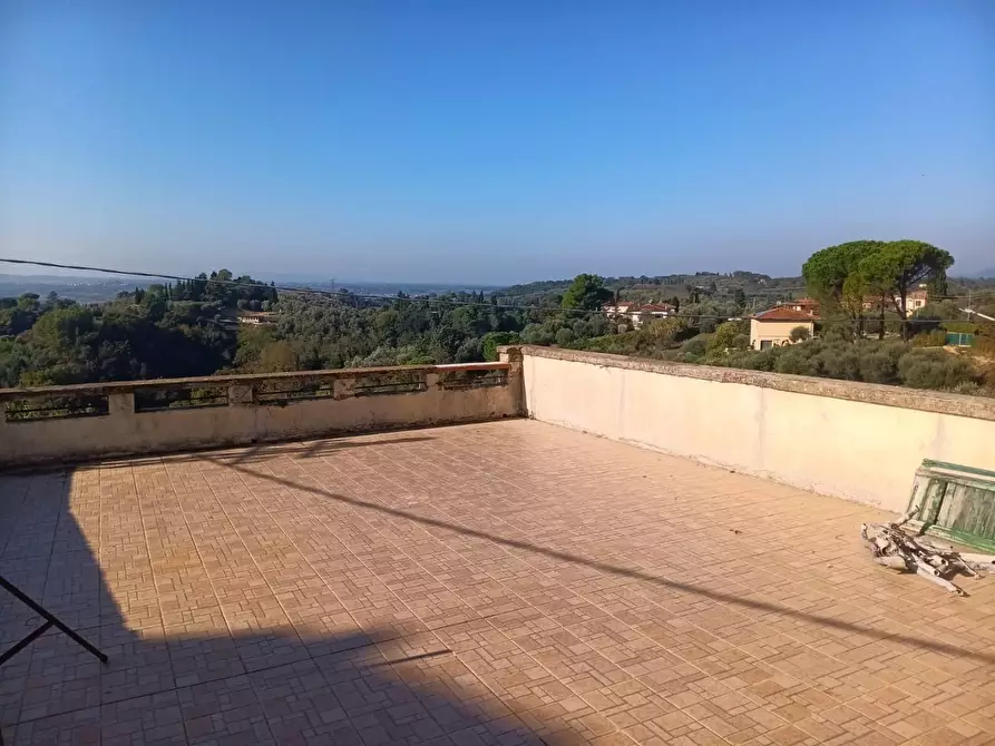 Immagine 29 di Palazzo in vendita  a Palaia