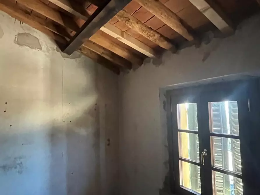 Immagine 35 di Palazzo in vendita  a Palaia