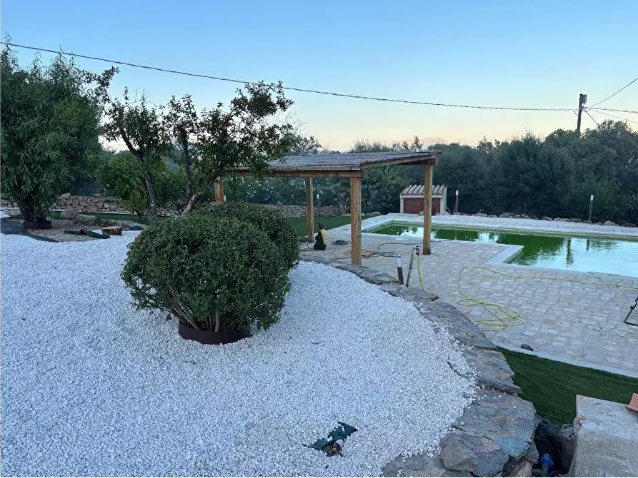 Immagine 3 di Villa in vendita  a Olbia