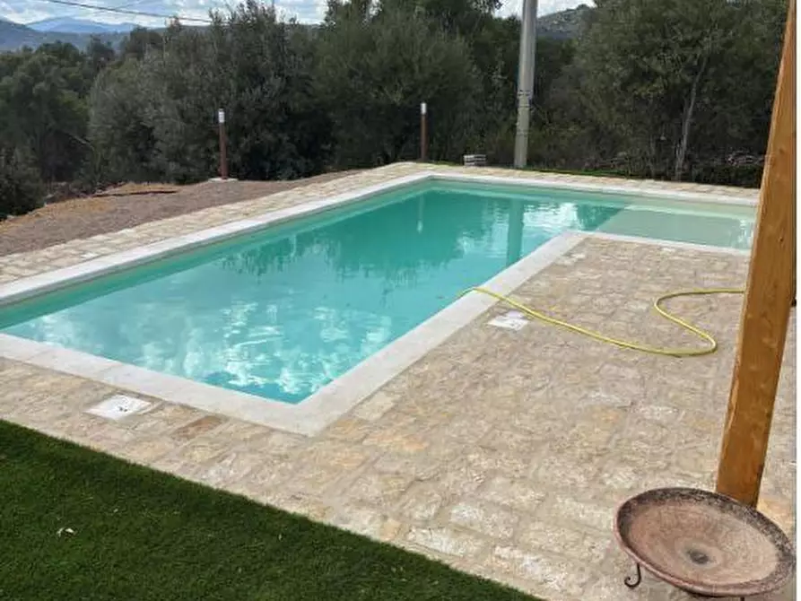 Immagine 18 di Villa in vendita  a Olbia