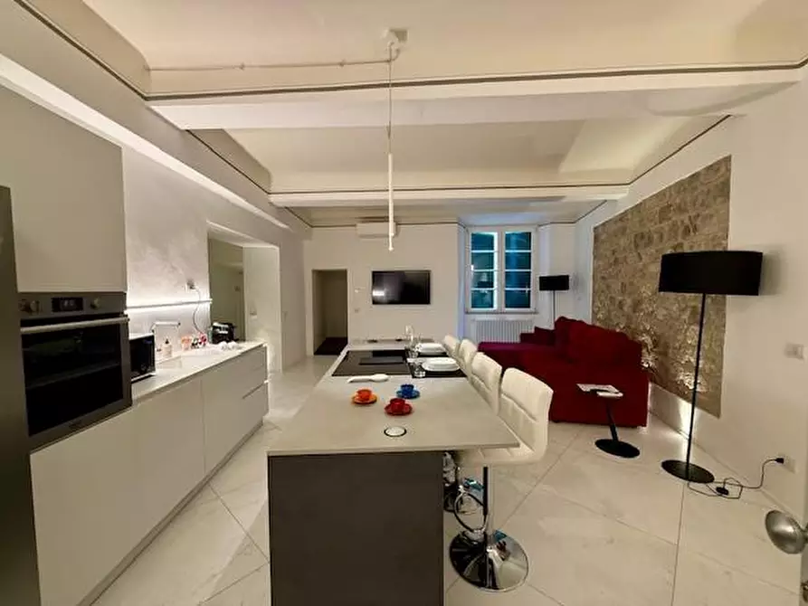 Immagine 9 di Appartamento in vendita  a Siena