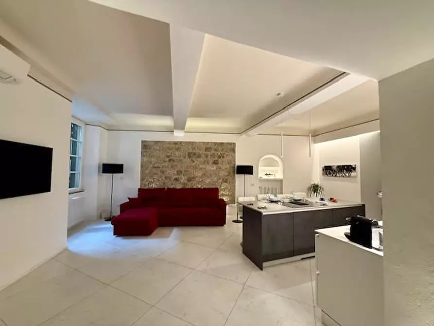 Immagine 4 di Appartamento in vendita  a Siena