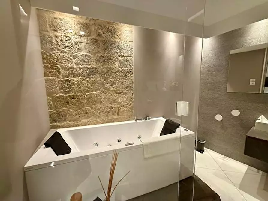 Immagine 7 di Appartamento in vendita  a Siena