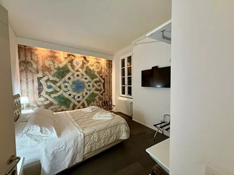 Immagine 14 di Appartamento in vendita  a Siena