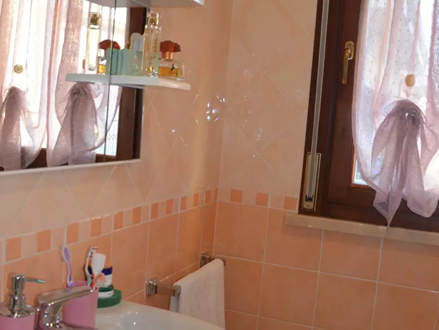 Immagine 9 di Appartamento in vendita  a Vecchiano