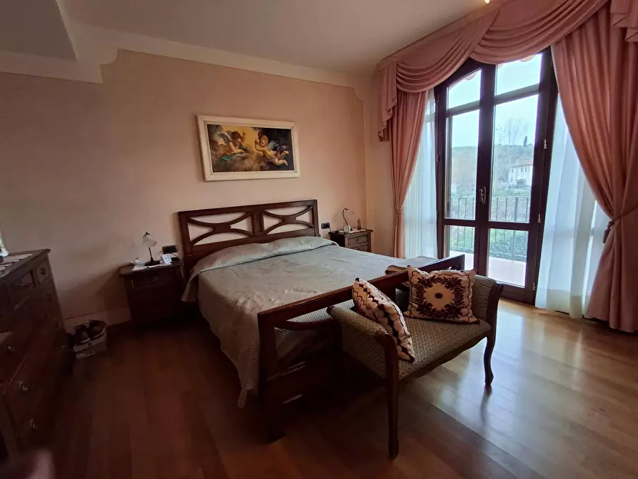 Immagine 27 di Villa in vendita  a Vinci