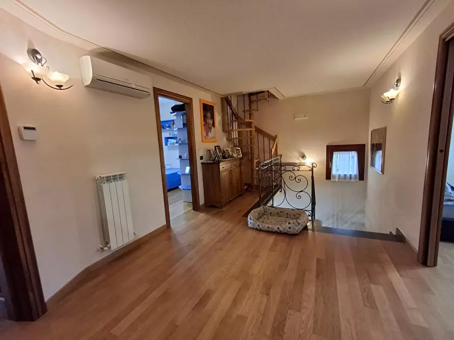 Immagine 26 di Villa in vendita  a Vinci