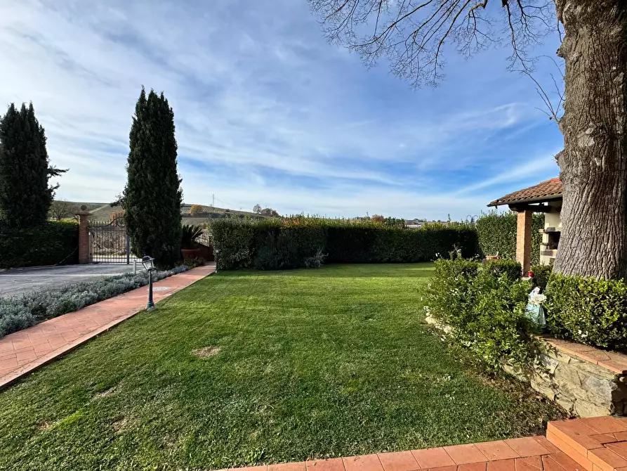 Immagine 5 di Villa in vendita  a Vinci