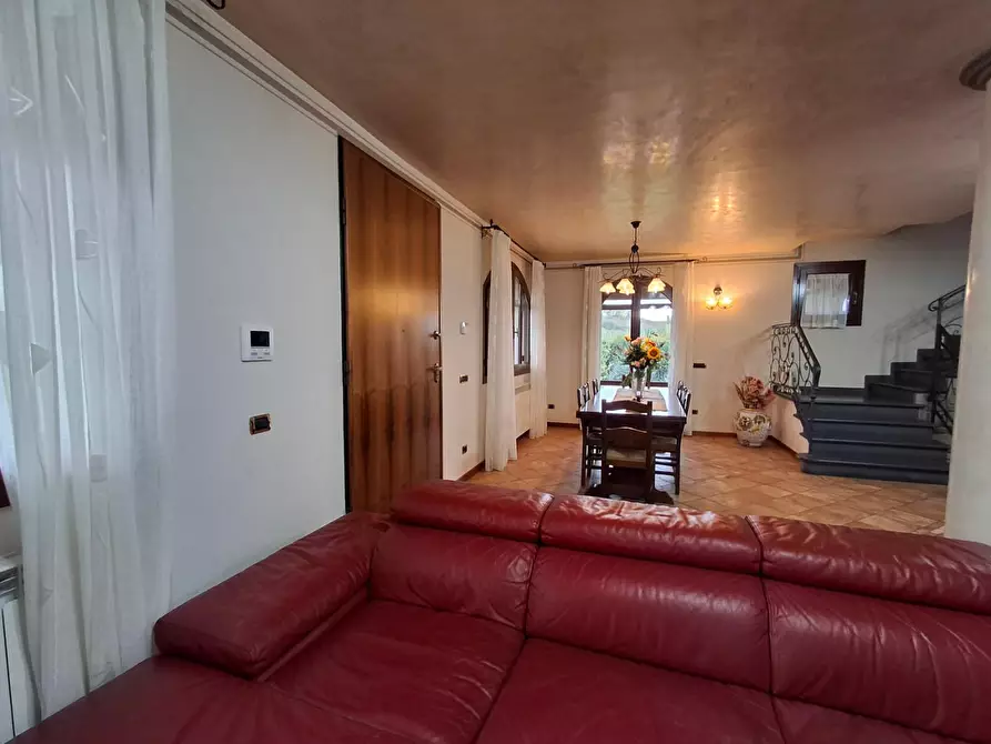 Immagine 12 di Villa in vendita  a Vinci