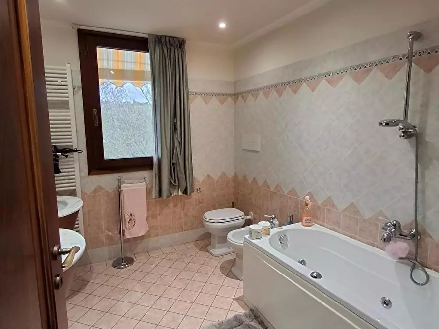 Immagine 31 di Villa in vendita  a Vinci