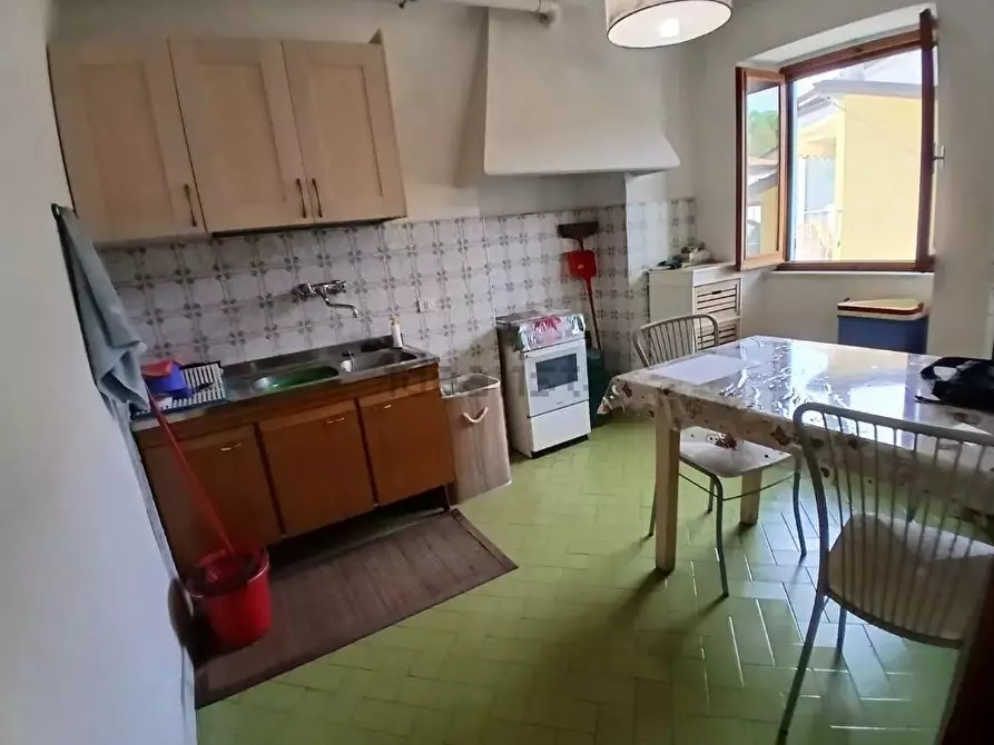 Immagine 2 di Casa indipendente in vendita  a Carrara