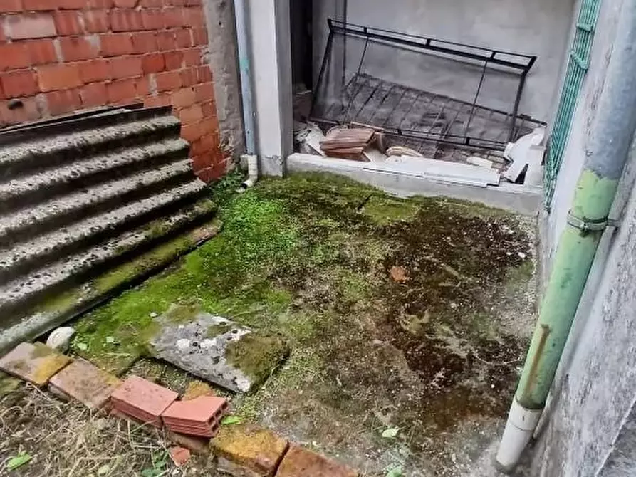 Immagine 18 di Casa indipendente in vendita  a Carrara