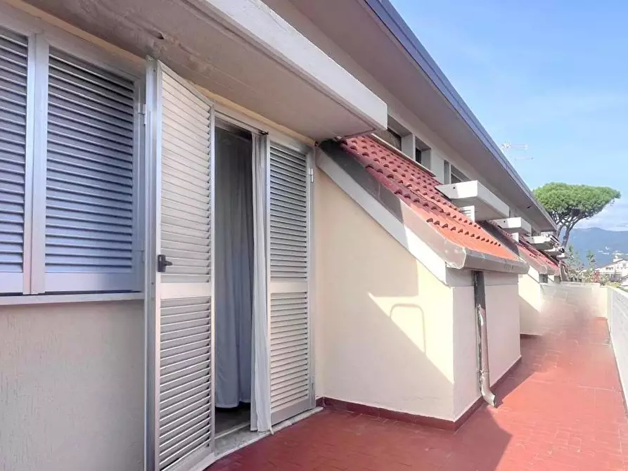 Immagine 9 di Mansarda in vendita  a Massa