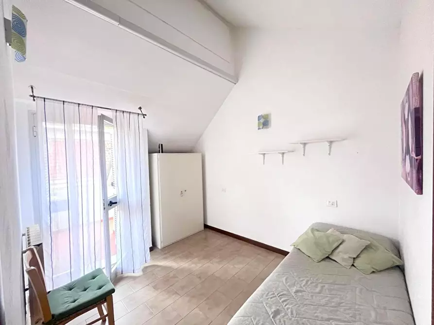 Immagine 28 di Mansarda in vendita  a Massa