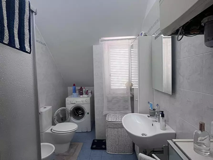 Immagine 29 di Mansarda in vendita  a Massa