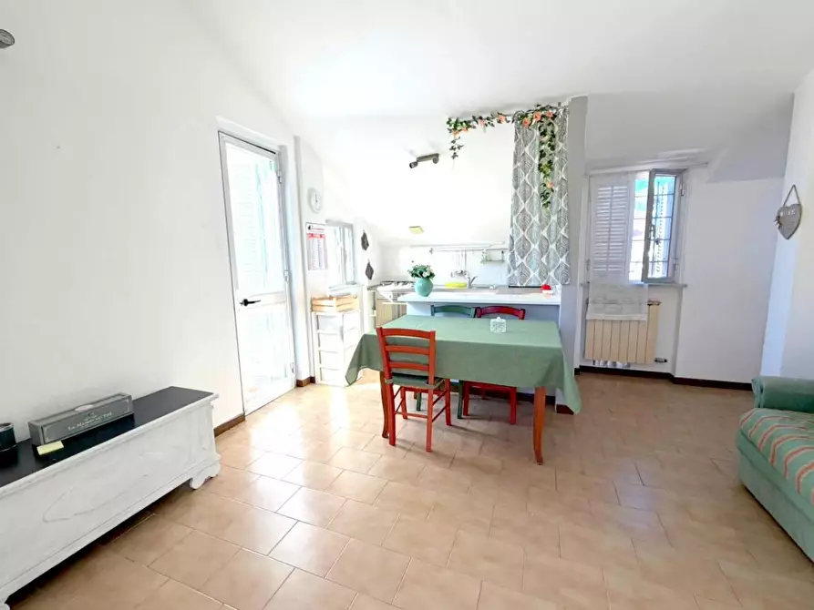 Immagine 17 di Mansarda in vendita  a Massa