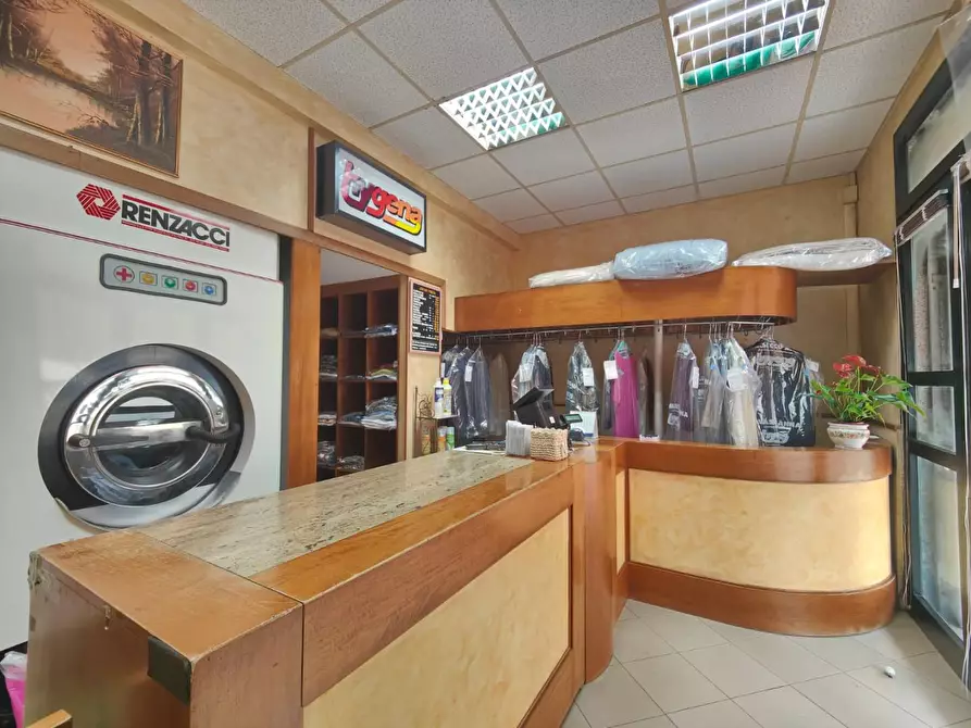 Immagine 1 di Attività commerciale in vendita  a Cerreto Guidi