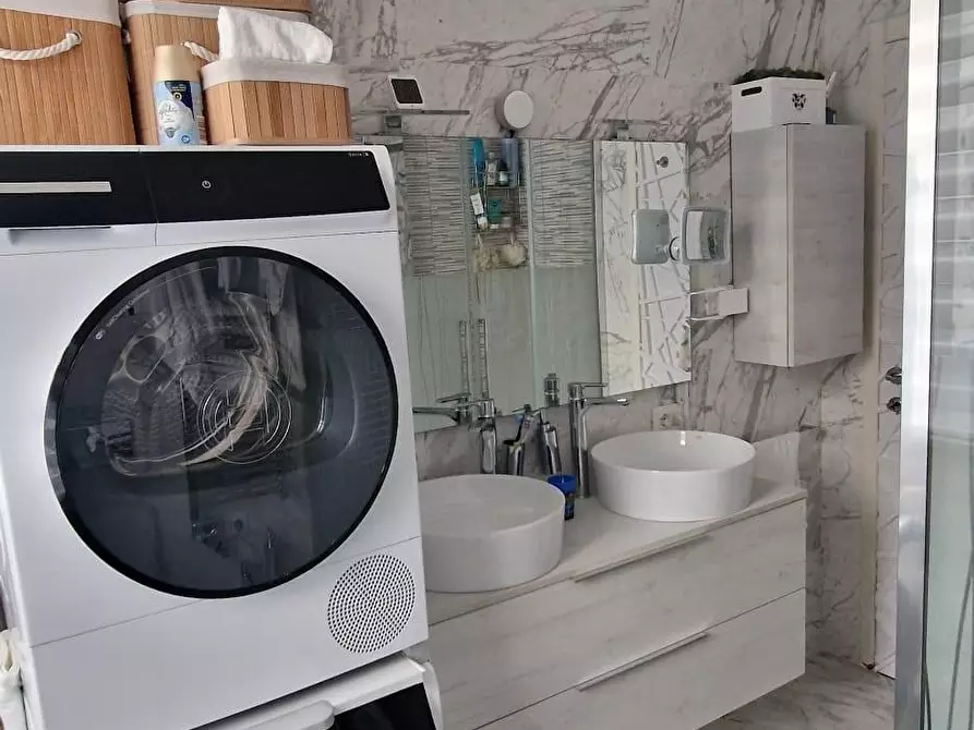 Immagine 13 di Appartamento in vendita  a Ameglia