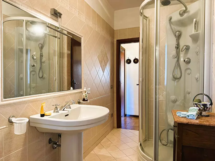 Immagine 17 di Appartamento in vendita  a Rosignano Marittimo