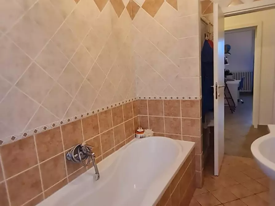 Immagine 15 di Appartamento in vendita  a Colle Di Val D'elsa