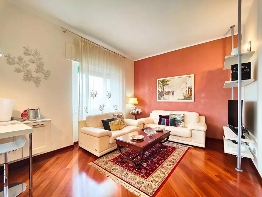 Immagine 3 di Appartamento in vendita  a Livorno