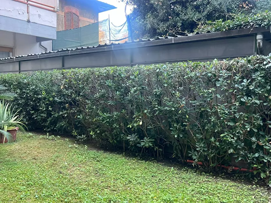 Immagine 6 di Appartamento in vendita  a Viareggio