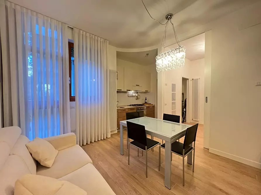 Immagine 9 di Appartamento in vendita  a Viareggio