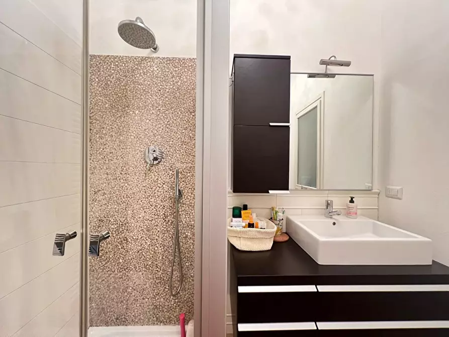 Immagine 27 di Appartamento in vendita  a Viareggio