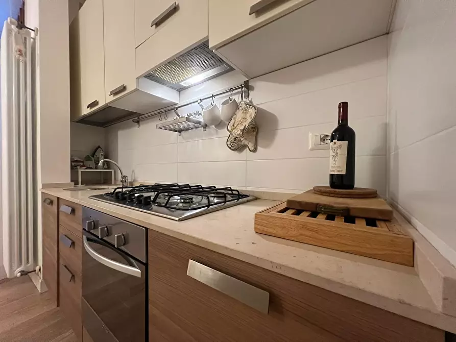 Immagine 11 di Appartamento in vendita  a Viareggio