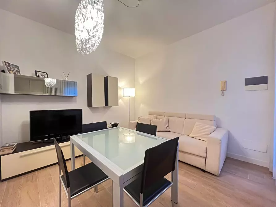 Immagine 7 di Appartamento in vendita  a Viareggio