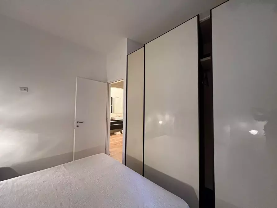 Immagine 16 di Appartamento in vendita  a Viareggio