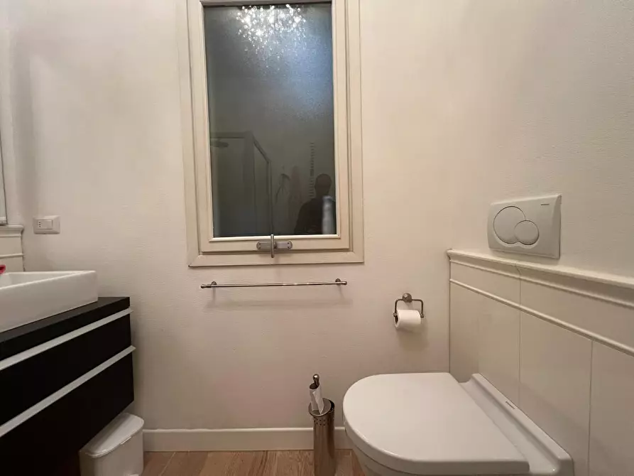 Immagine 23 di Appartamento in vendita  a Viareggio