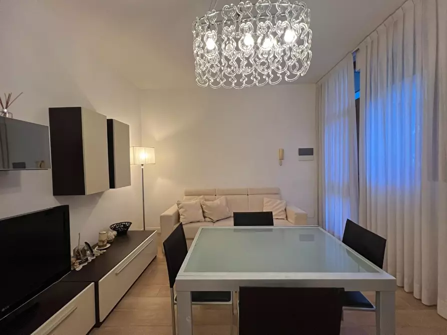 Immagine 12 di Appartamento in vendita  a Viareggio